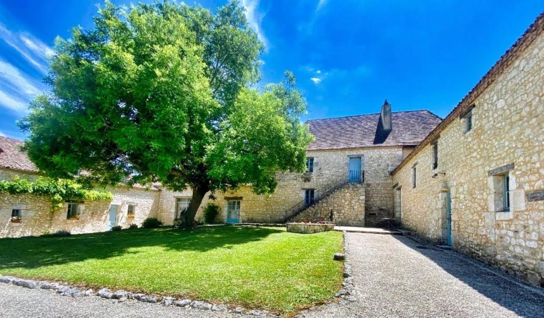 Chambre D'Hote "La Pierre" Domaine De Fonpeyroune Hotel Conne-de-Labarde Exterior photo